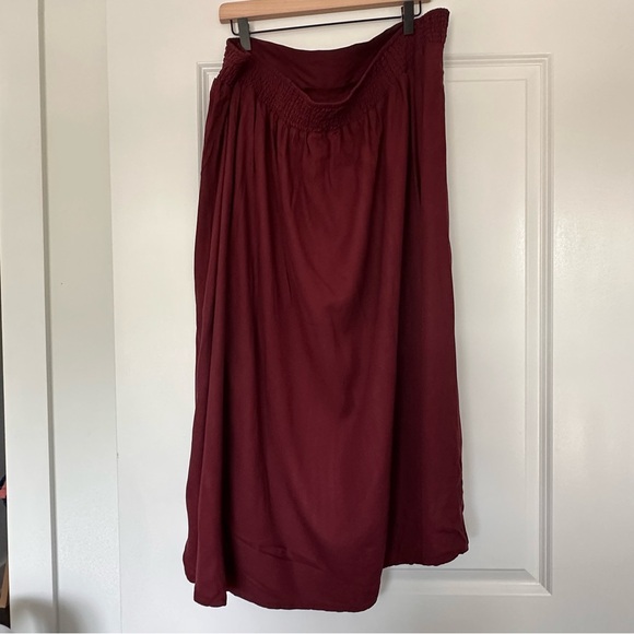 NWT! Old Navy (2X) Wine Burgundy Elastic Waist Midi Skirt: Smocked Elastic Waist - Picture 5 of 6